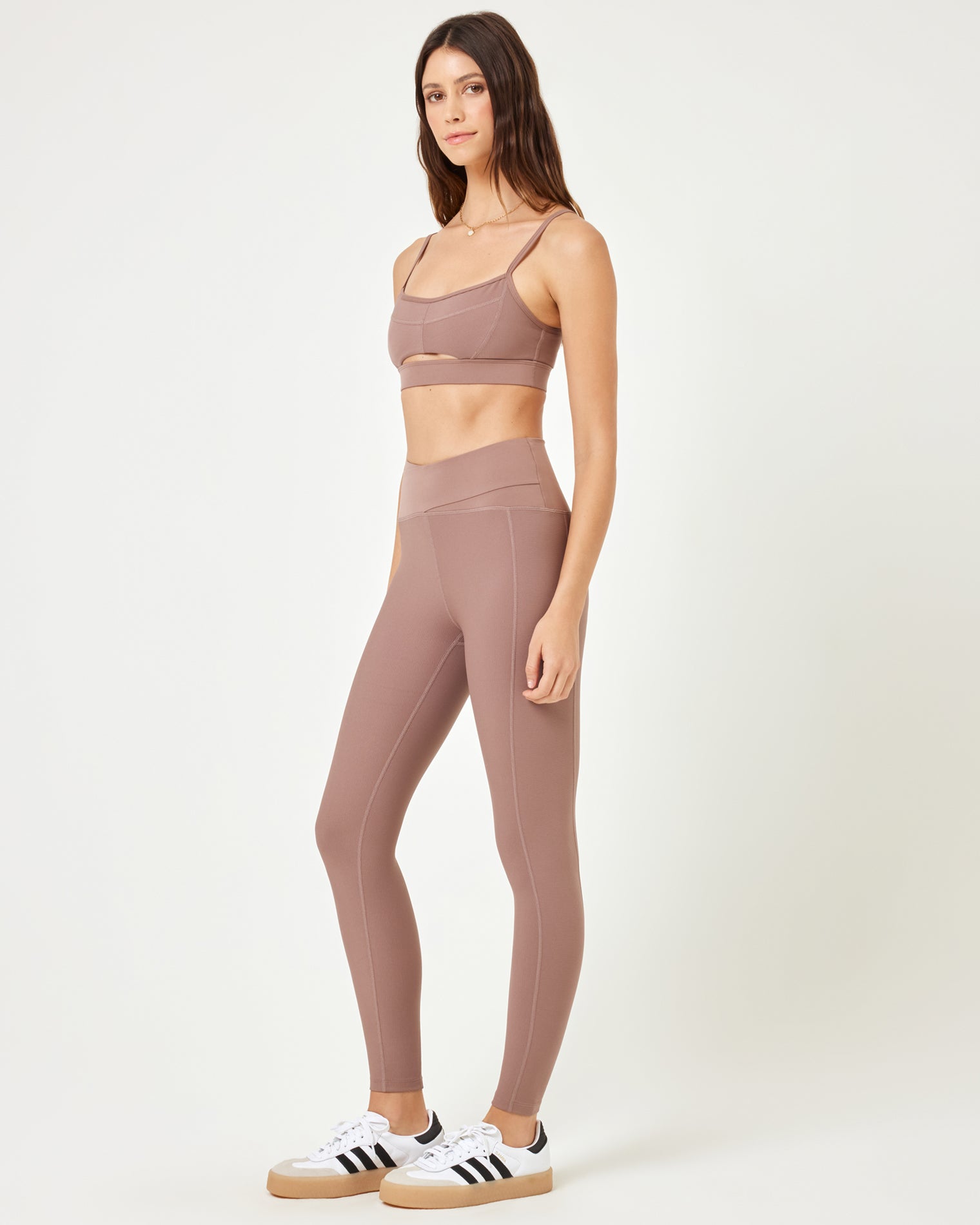 Mercer Legging - Fawn Fawn | Model: Kristen (size: S)