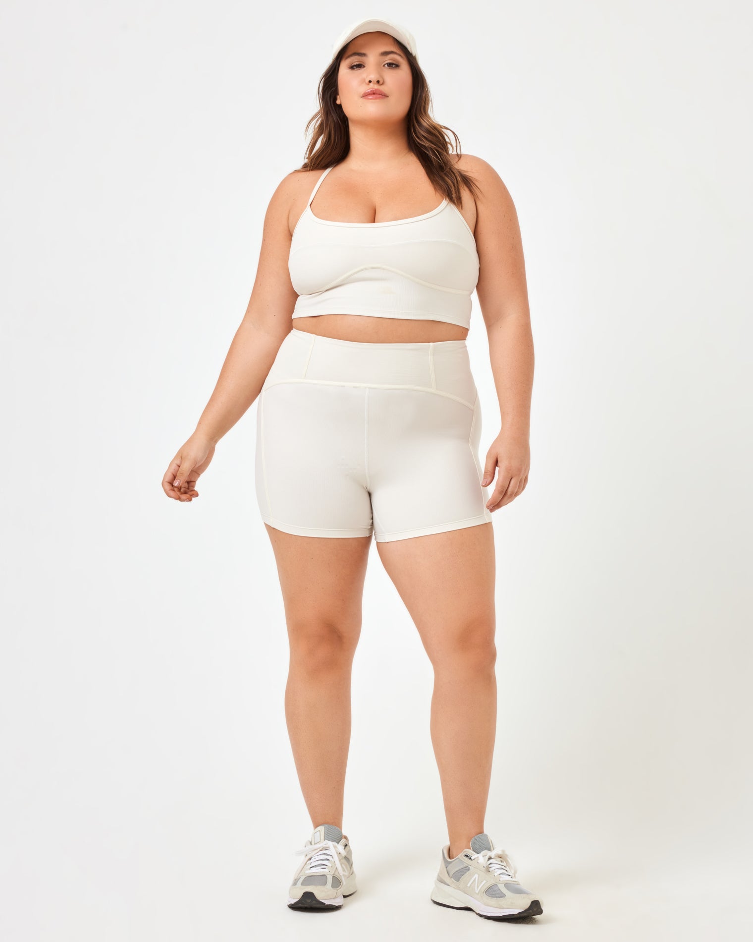 Revel Top - Bone Bone | Model: Jessica (size: XL)