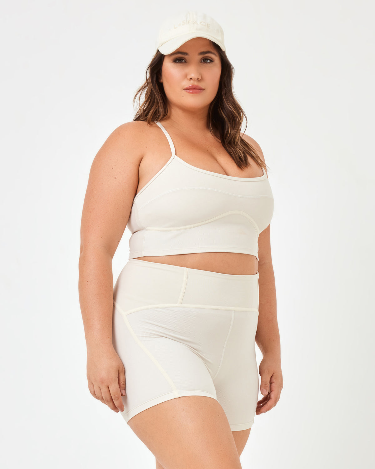 Revel Short - Bone Bone | Model: Jessica (size: XL)