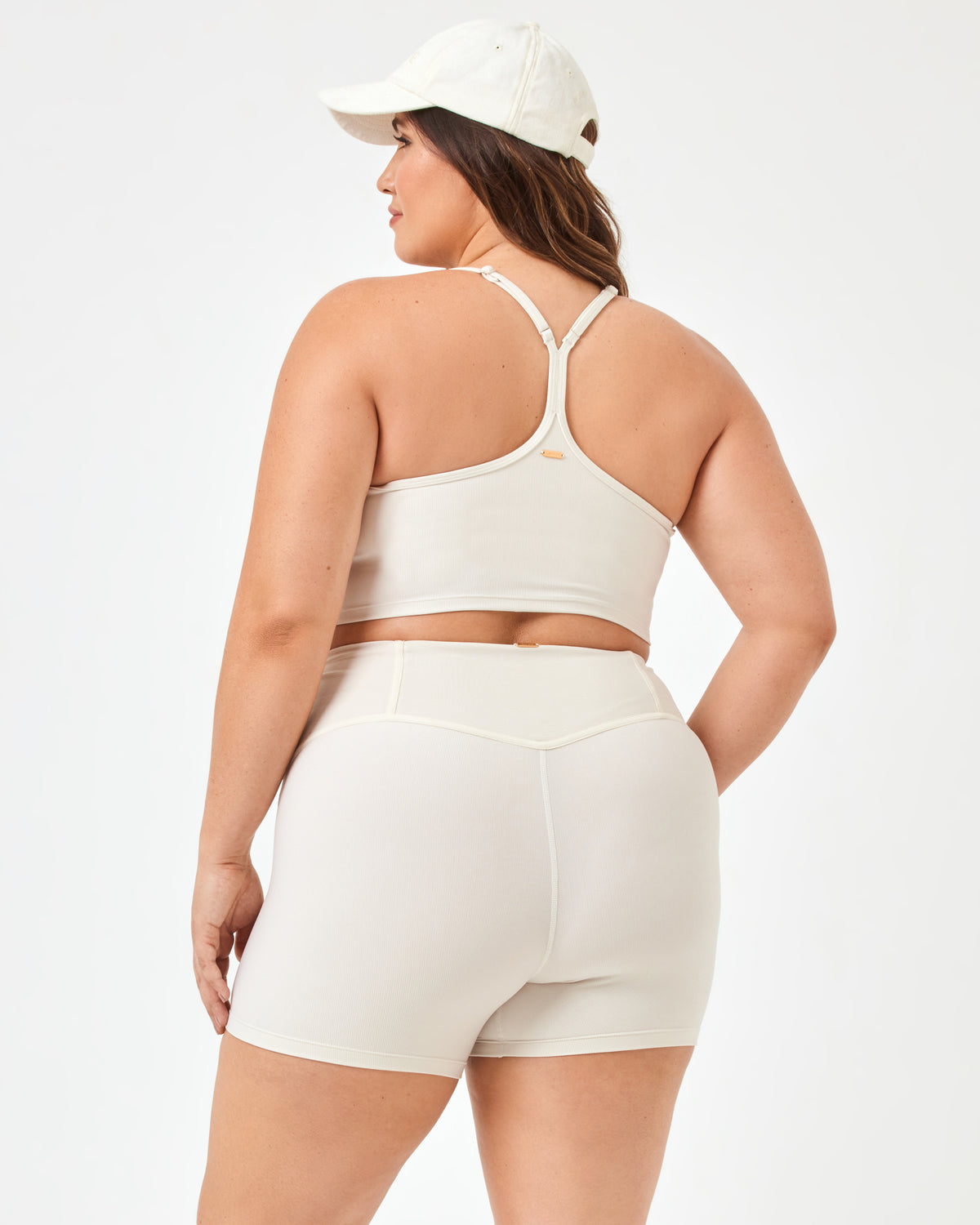 Revel Short - Bone Bone | Model: Jessica (size: XL)