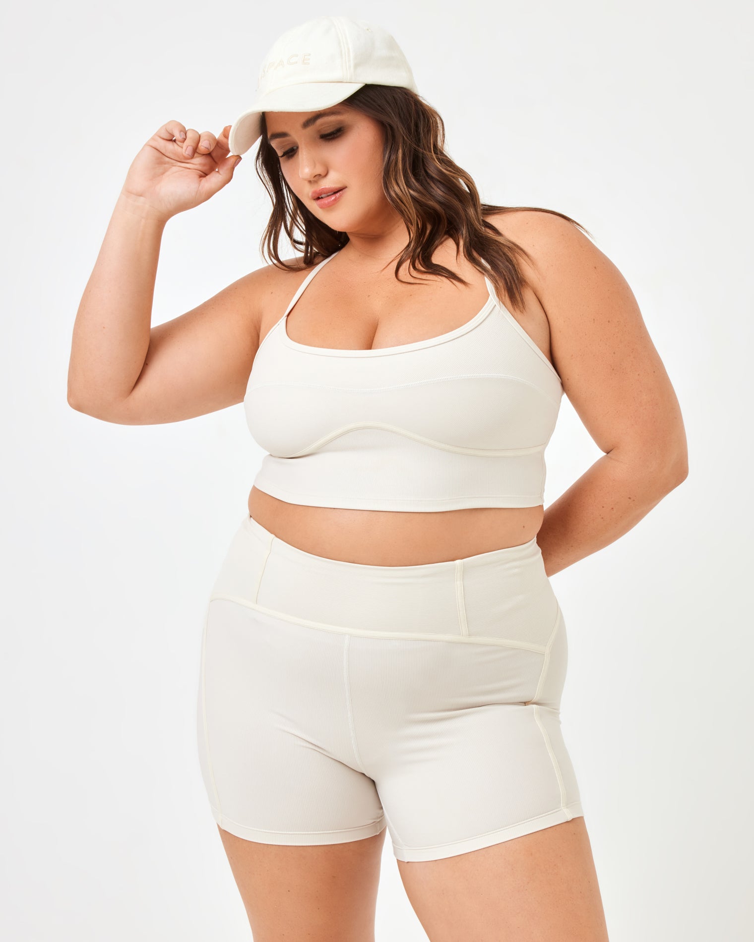 Revel Short - Bone Bone | Model: Jessica (size: XL)