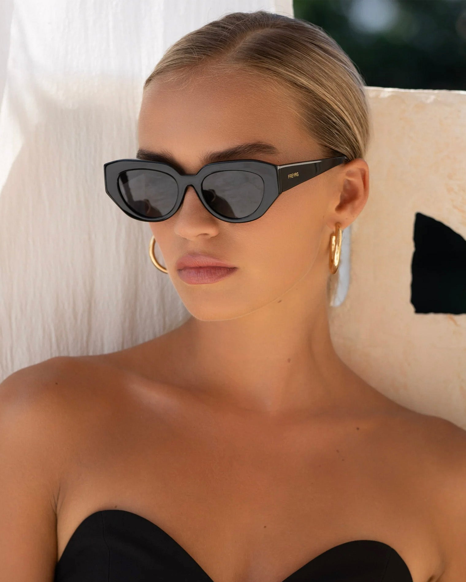 Freyrs Frankie Sunglasses - Black Black | Hover