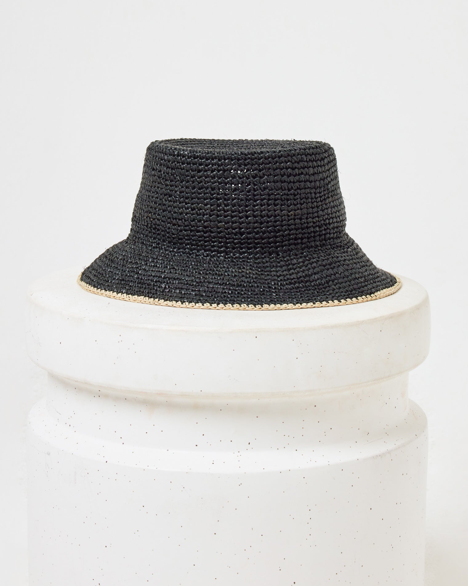 Isadora Bucket Hat - Black Cream Black-Cream 