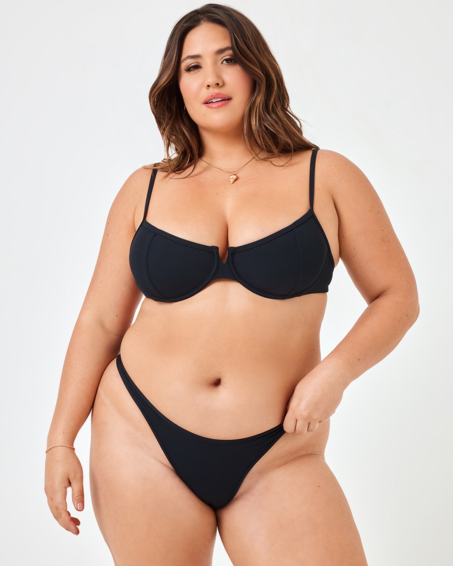 Ribbed Hunter Bikini Top - Black Black | Model: Jessica (size: XL)